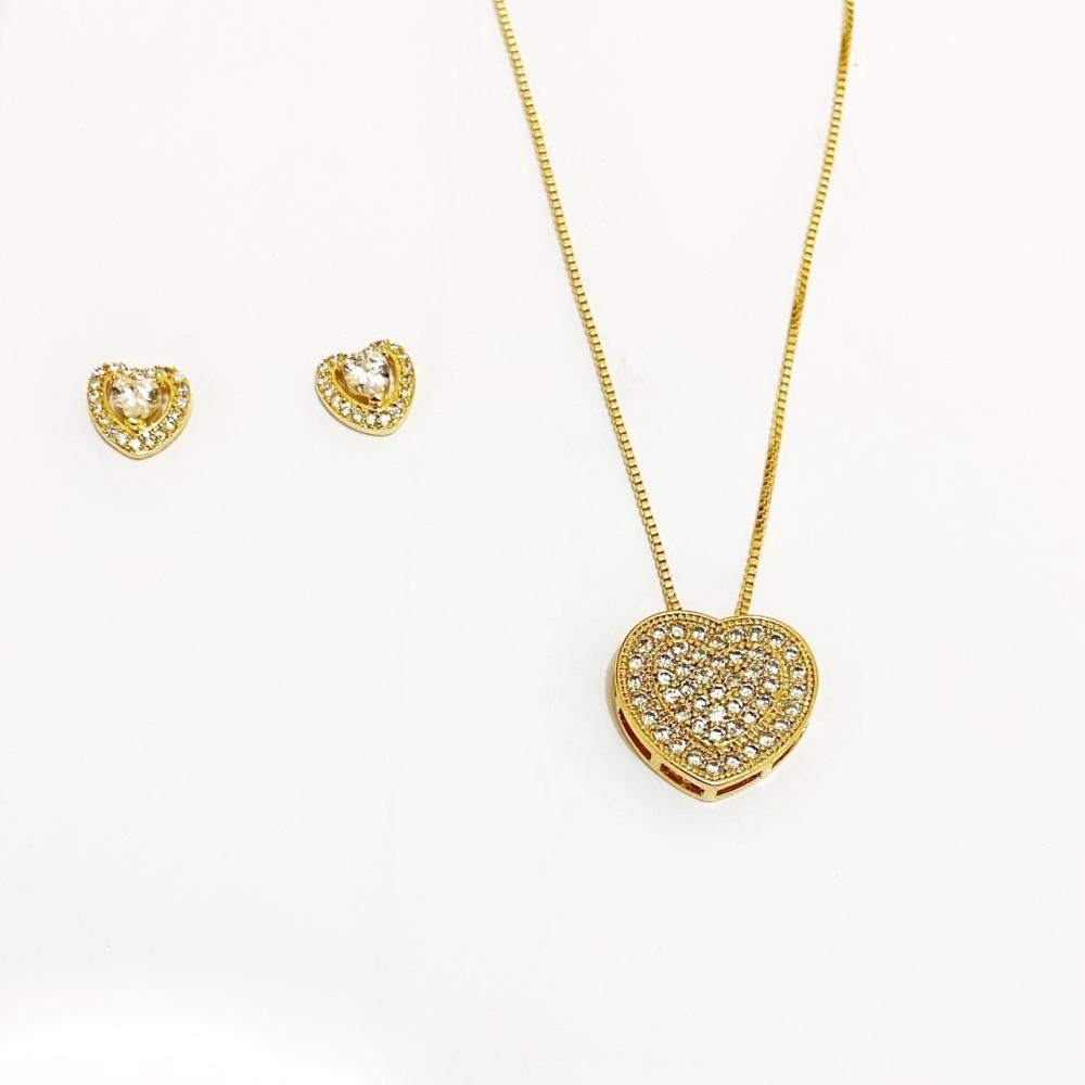 Conjunto de colar e brinco de coração cravejado com zircônia cristal folheado a ouro 18k